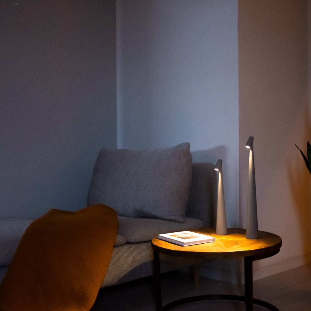 Lampe de Table Rechargeable LED - Élégante et Pratique pour Tous les Espaces