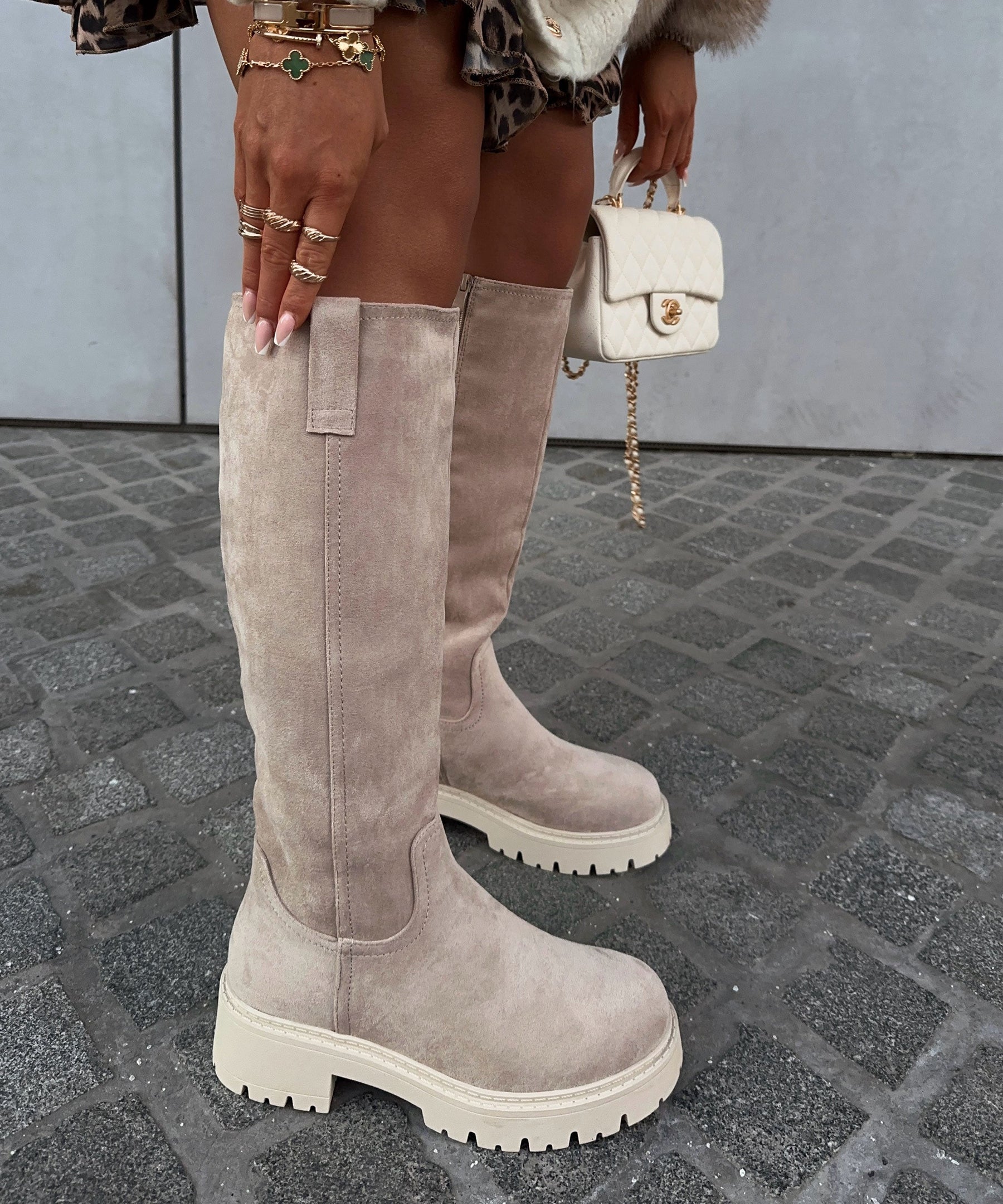 Bottes Beige Confortables avec Intérieur Doublé - Élégantes et Pratiques pour un Port Quotidien