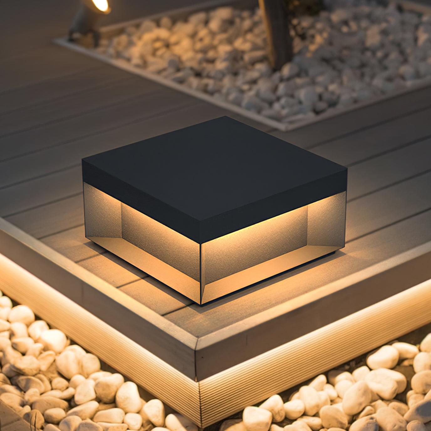 Lampe Solaire de Jardin Élégante - Éclairage Durable et Esthétique Moderne