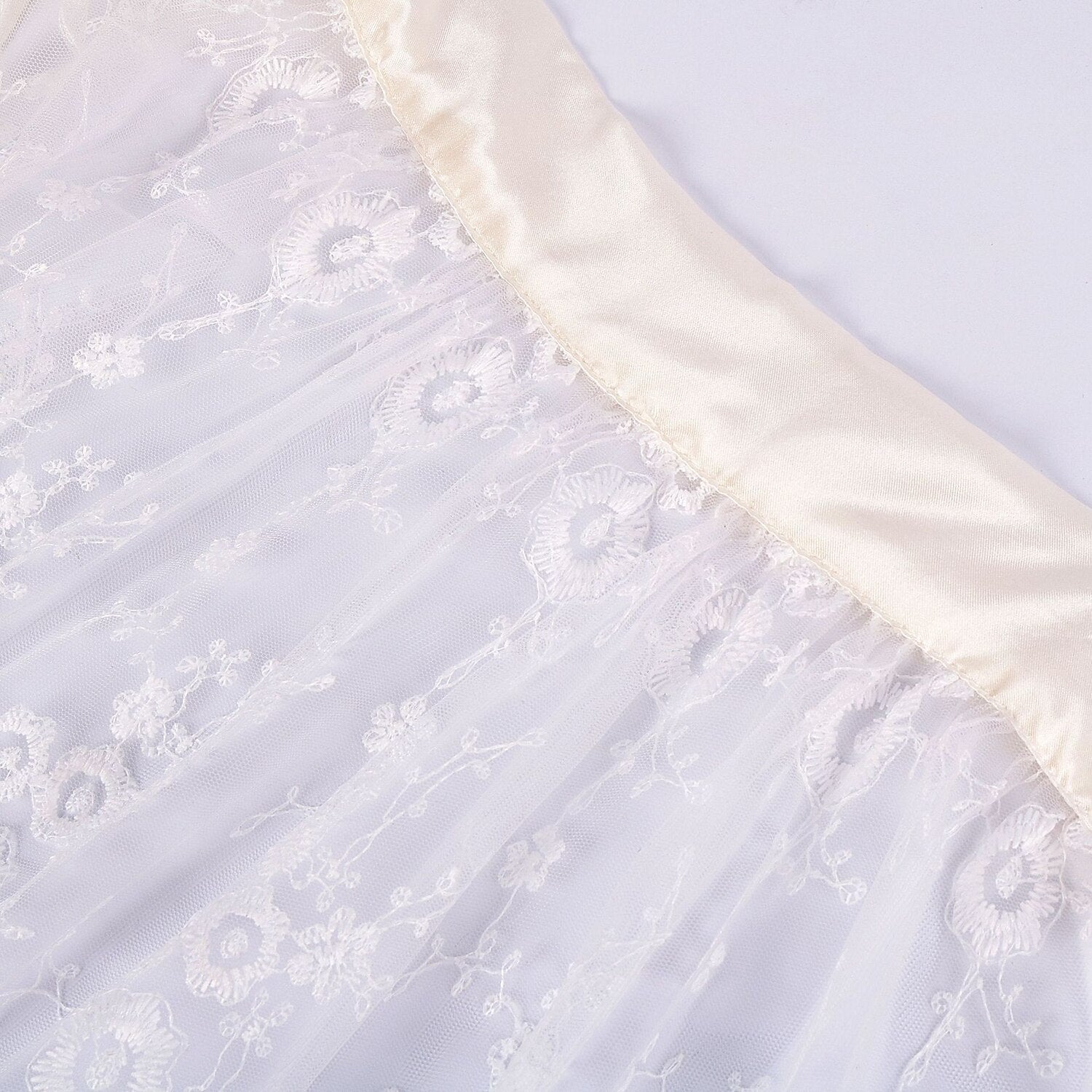 Dirndl Bleu avec Blouse et Tablier - Élégance Traditionnelle pour Oktoberfest