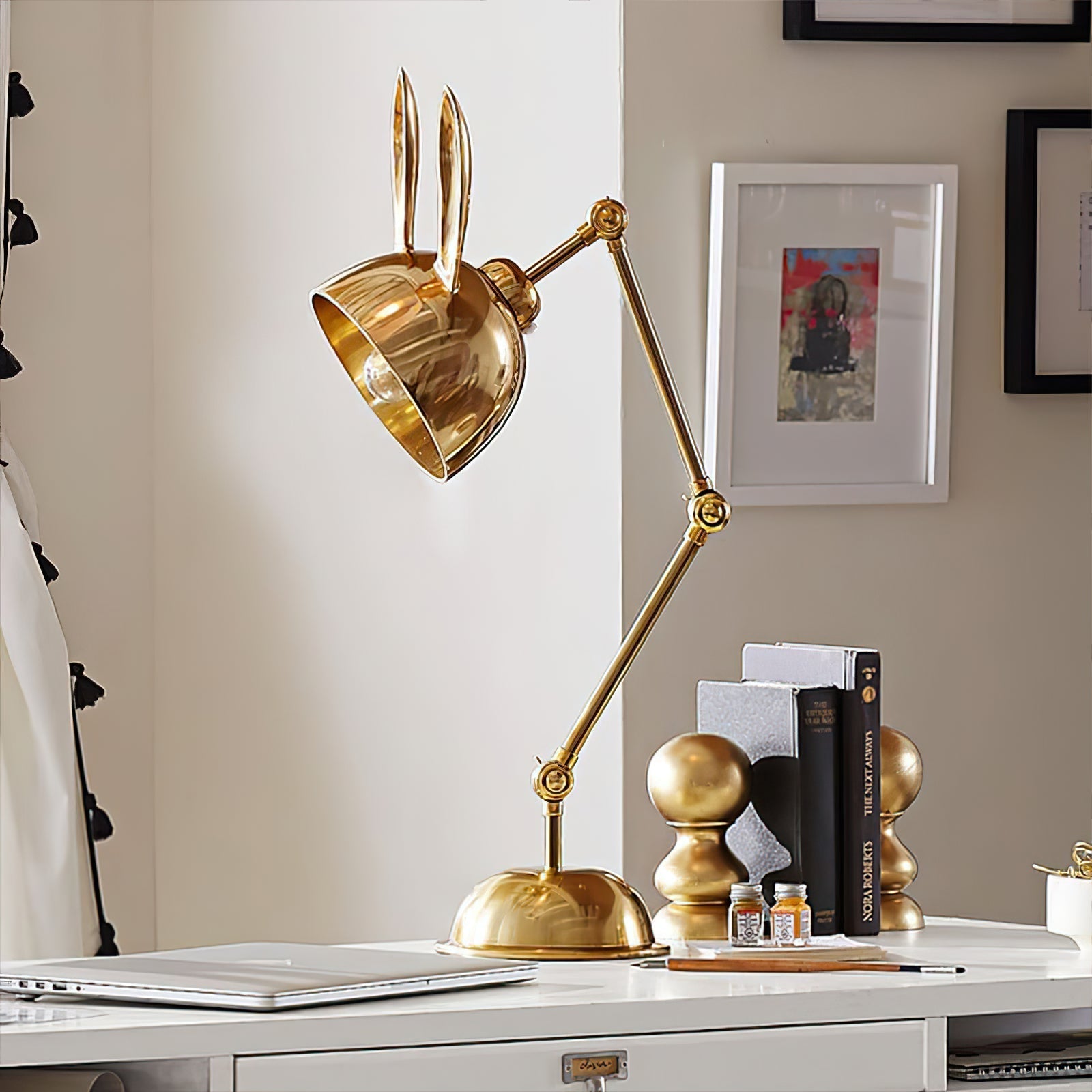 Lampe de Table à Oreilles de Lapin - Finition Dorée et Design Ludique