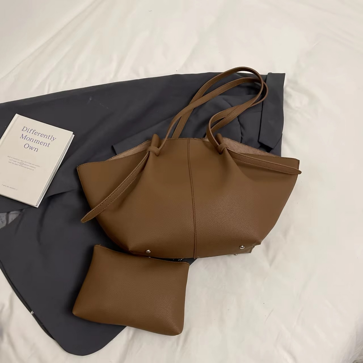 Tote à Épaule Design Premium - Sac Spacieux avec Poche Détachable