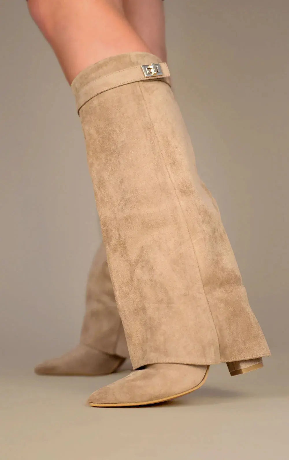 Bottes Montantes Élégantes pour Femmes - Cuir ou Suède, Confort et Style