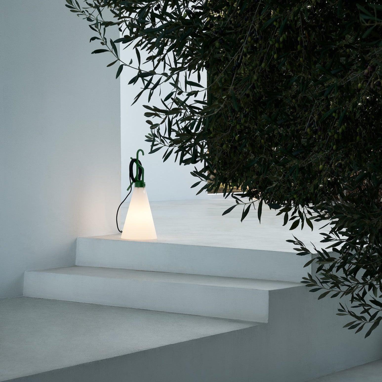 Lampe d'Extérieur Légère pour Camping - Design Pratique et Résistant aux Intempéries