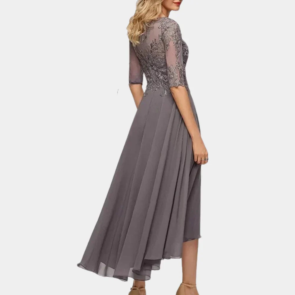 Robe Maxi Élégante en Chiffon - Silhouette A-Ligne et Détails Raffinés