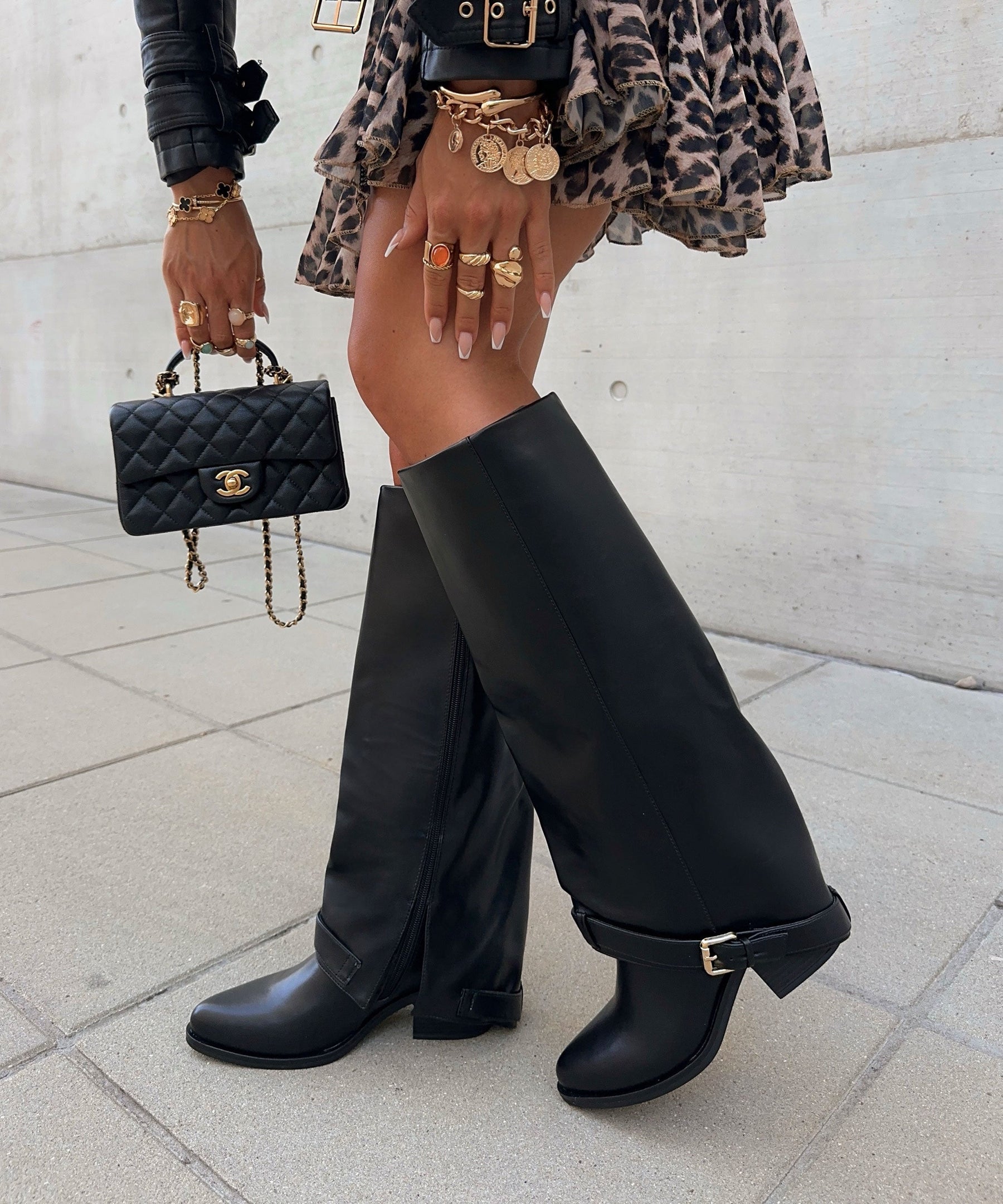 Bottes Montantes Noires pour Femmes - Ajustement Confortable et Style Polyvalent