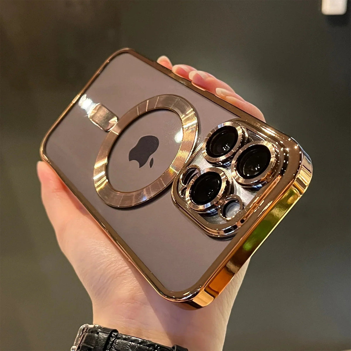 Coque Magnétique Plaquée Or pour iPhone - Design Résistant aux Rayures et Luxueux