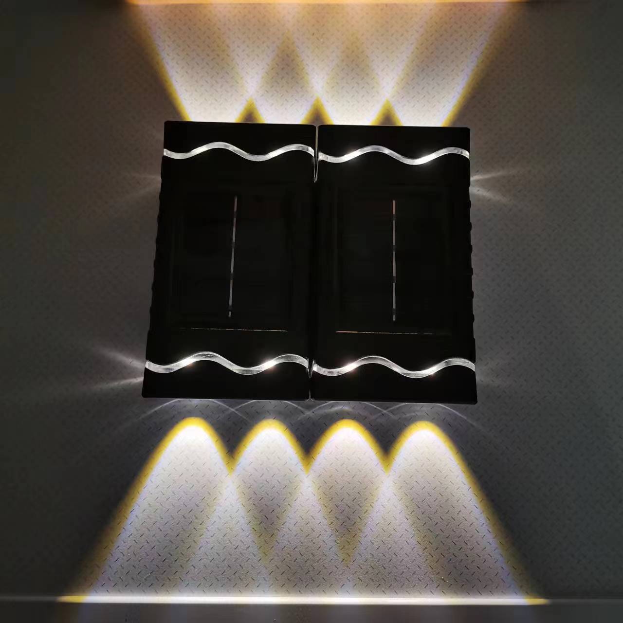 Lampes Murales Solaires LED - Éclairage Automatique et Écologique