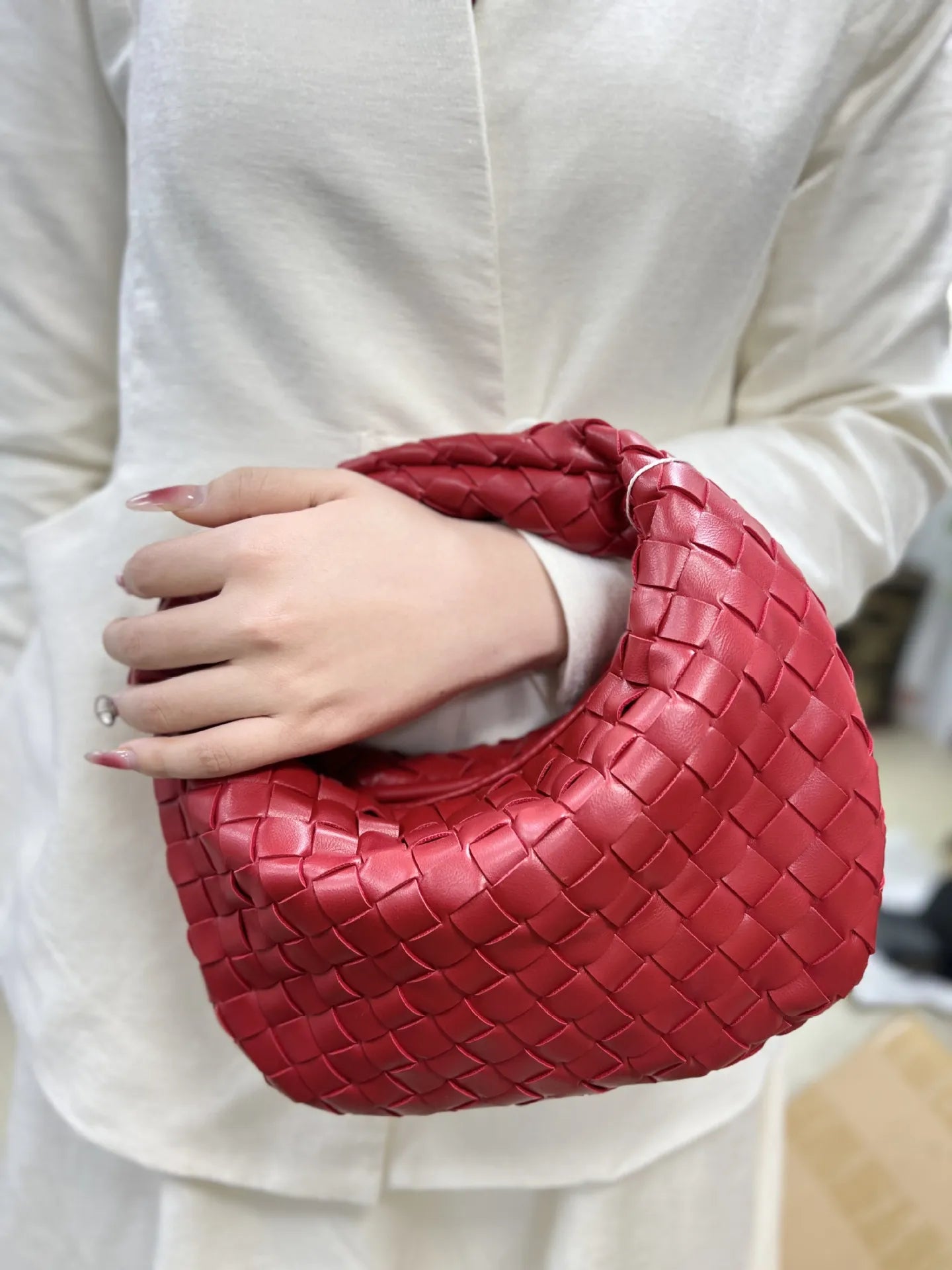 Sac à Main Tressé pour Femmes - Élégant et Spacieux en Polyuréthane