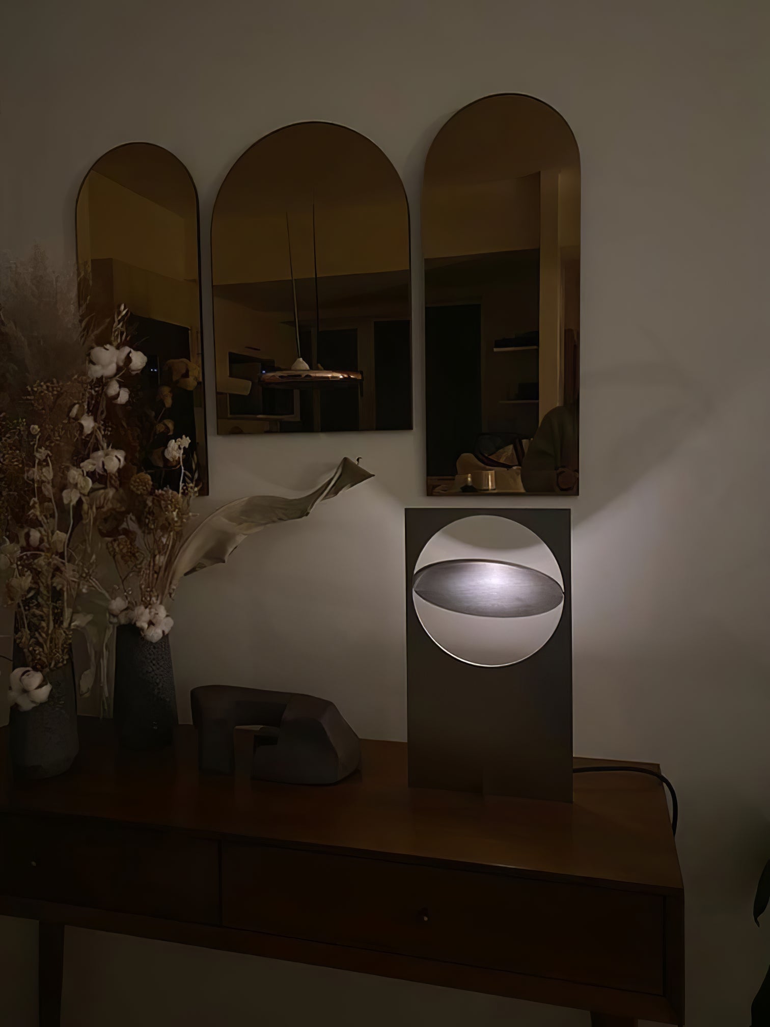 Lampe de Table Minimaliste LED - Design Élégant et Économe en Énergie