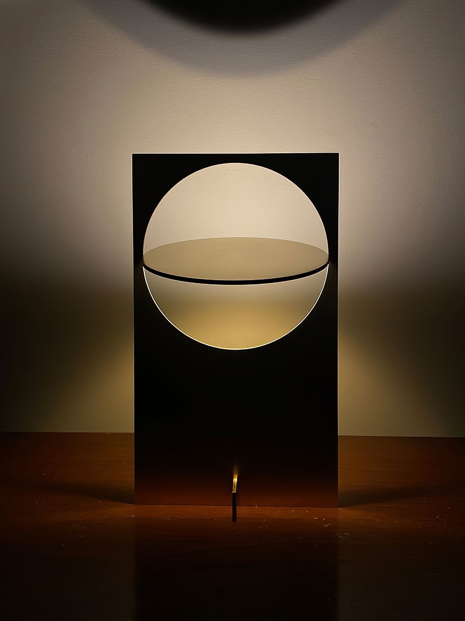 Lampe de Table Minimaliste LED - Design Élégant et Économe en Énergie