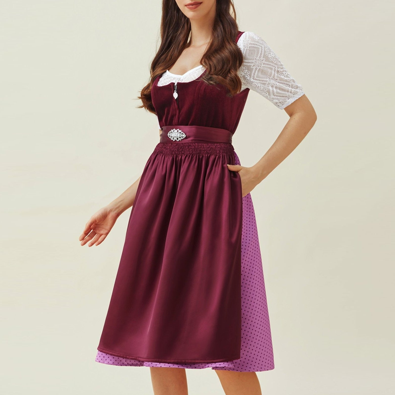 Robe Dirndl Violette avec Tablier - Élégance Traditionnelle pour Oktoberfest
