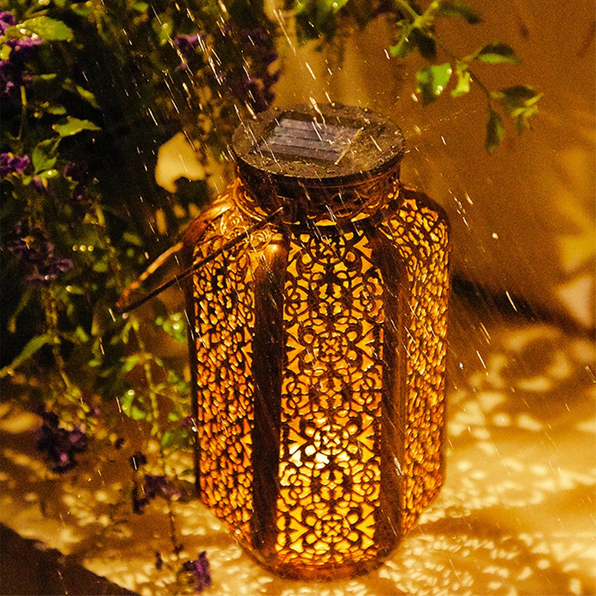 Lanterne Solaire Suspendue en Fer - Ambiance Chaleureuse pour Jardin
