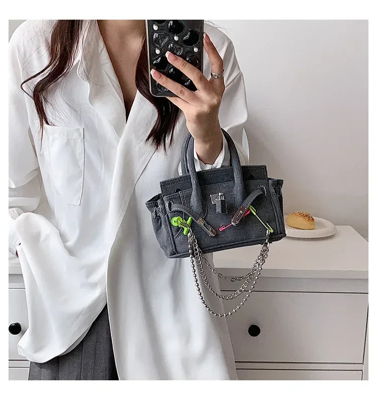 Sac à Bandoulière en Denim Vintage - Style Boho-Chic avec Détails Déchirés