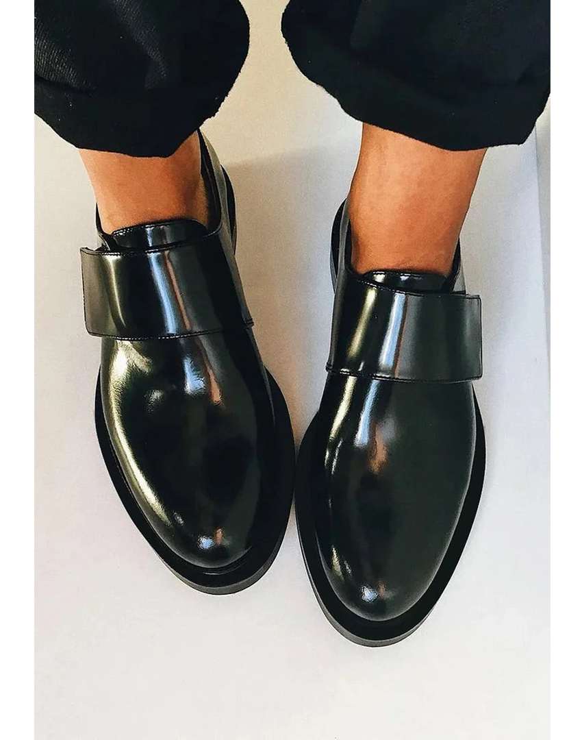 Mocassins noirs à bride en cuir femme chics à enfiler style quotidien