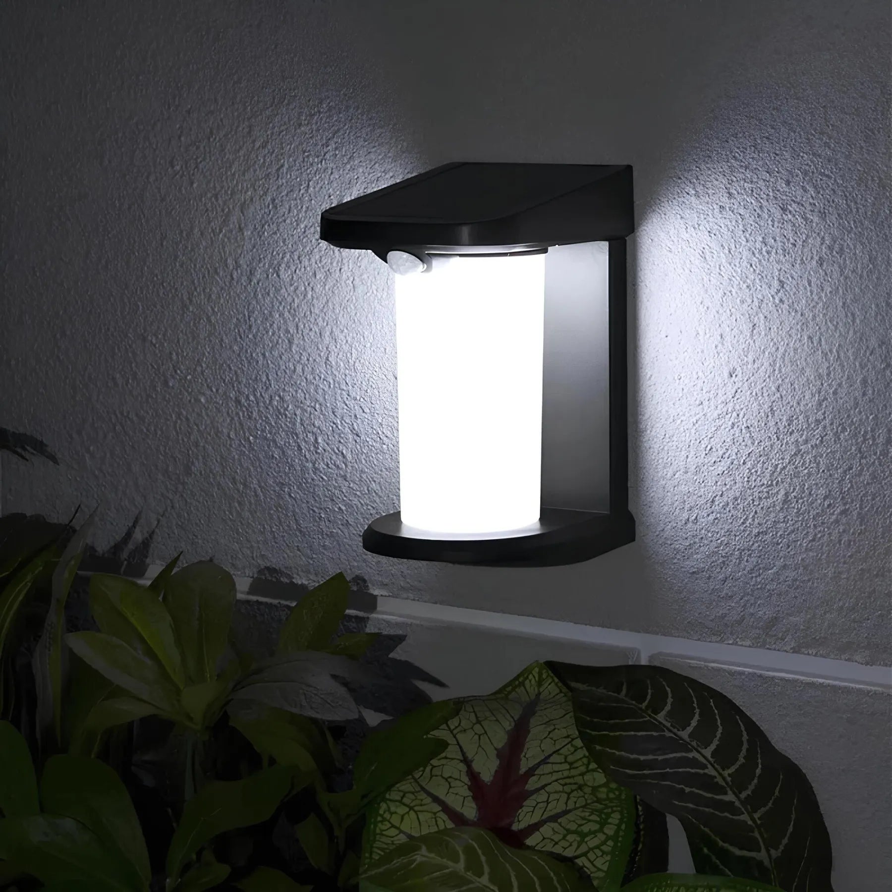 Lampe Solaire de Jardin - Sécurité Renforcée avec Capteur de Mouvement