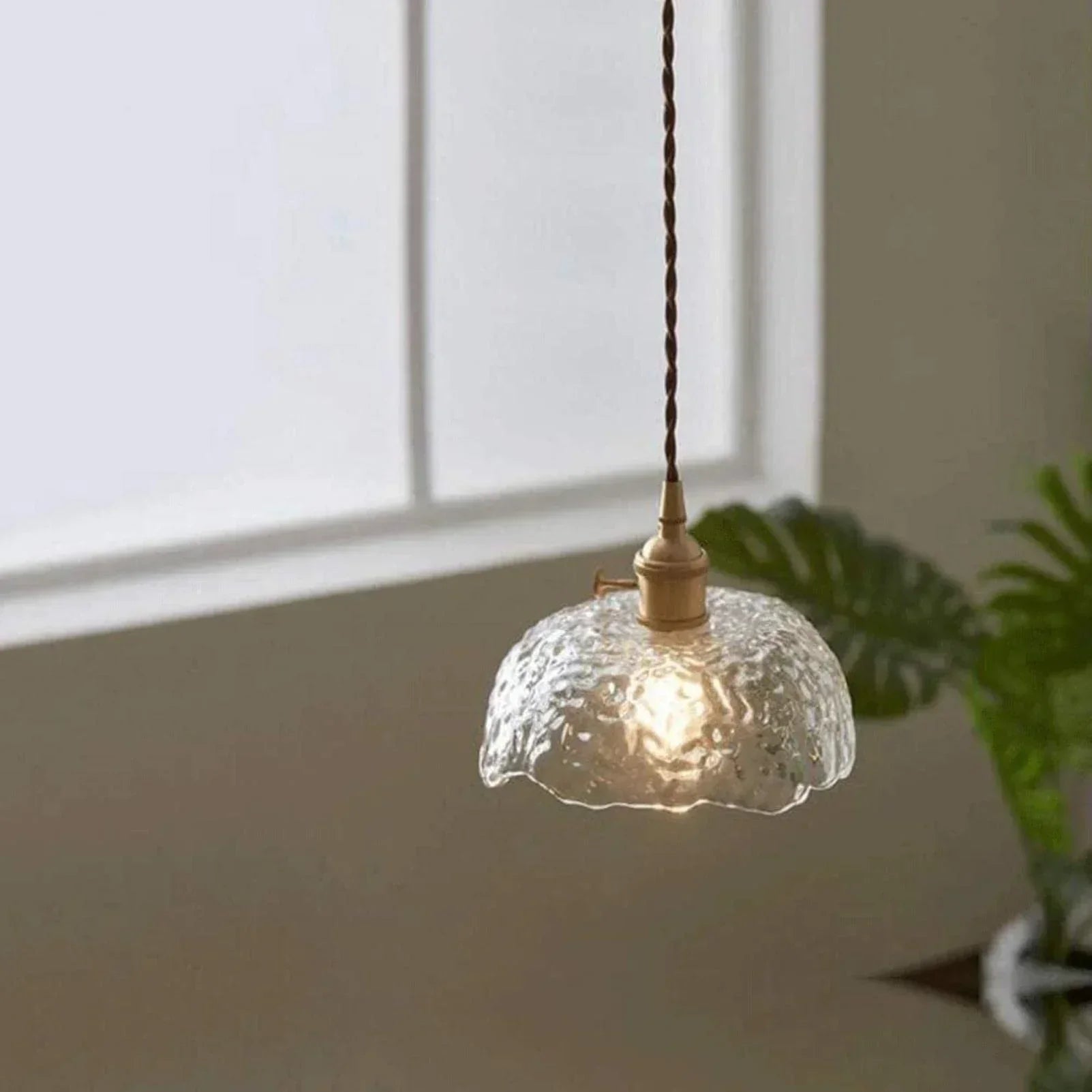 Lampe Suspendue en Laiton et Verre - Élégance Moderne et Installation Facile