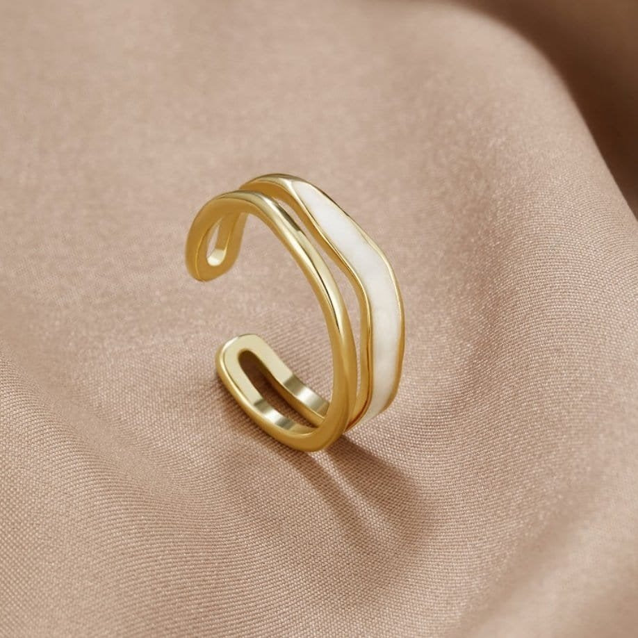 Bague plaquée or design moderne sable