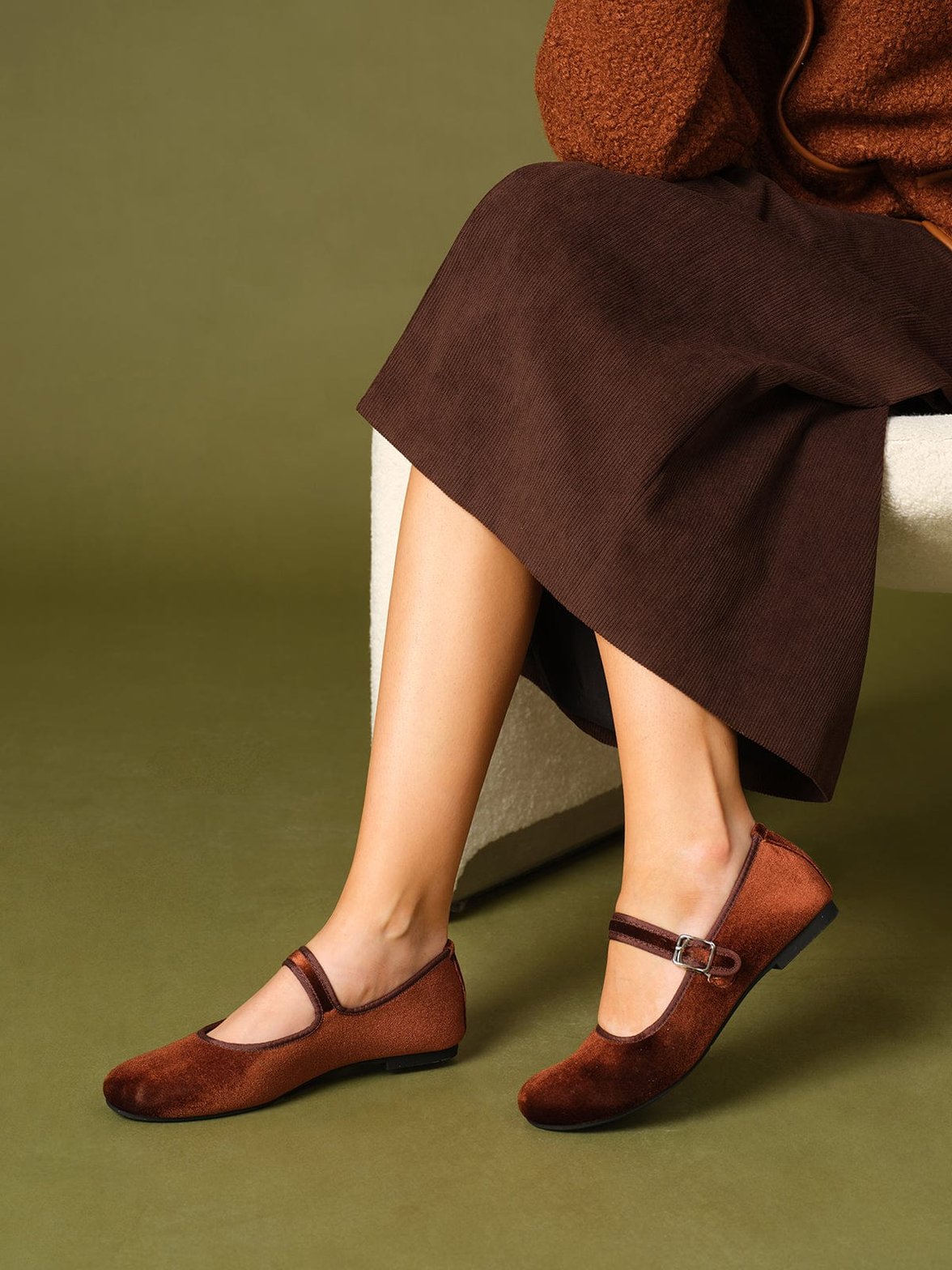 Ballerines velours marron vue côté élégance