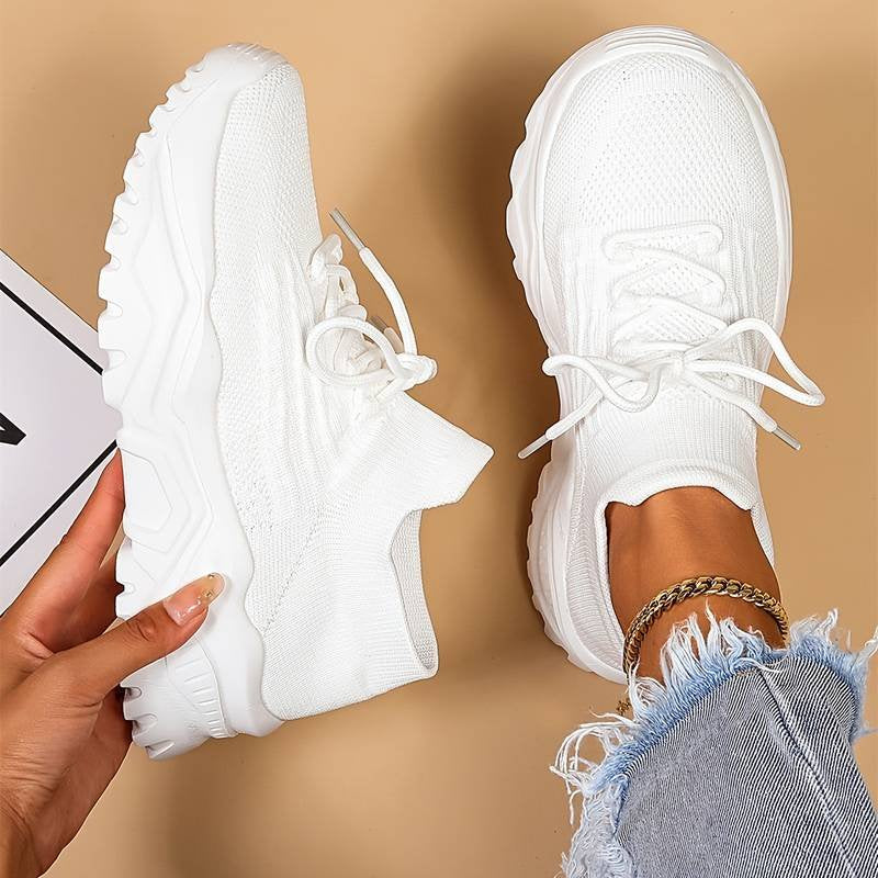 Sneakers blanches vue détaillée lune