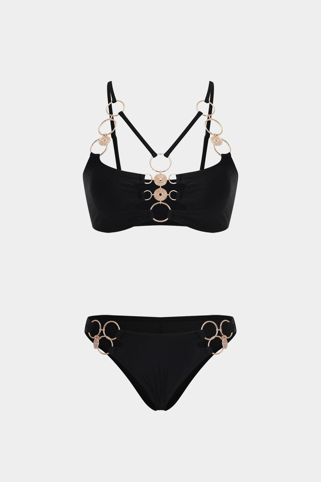 Bikini noir avec anneaux dorés vue de face soleil
