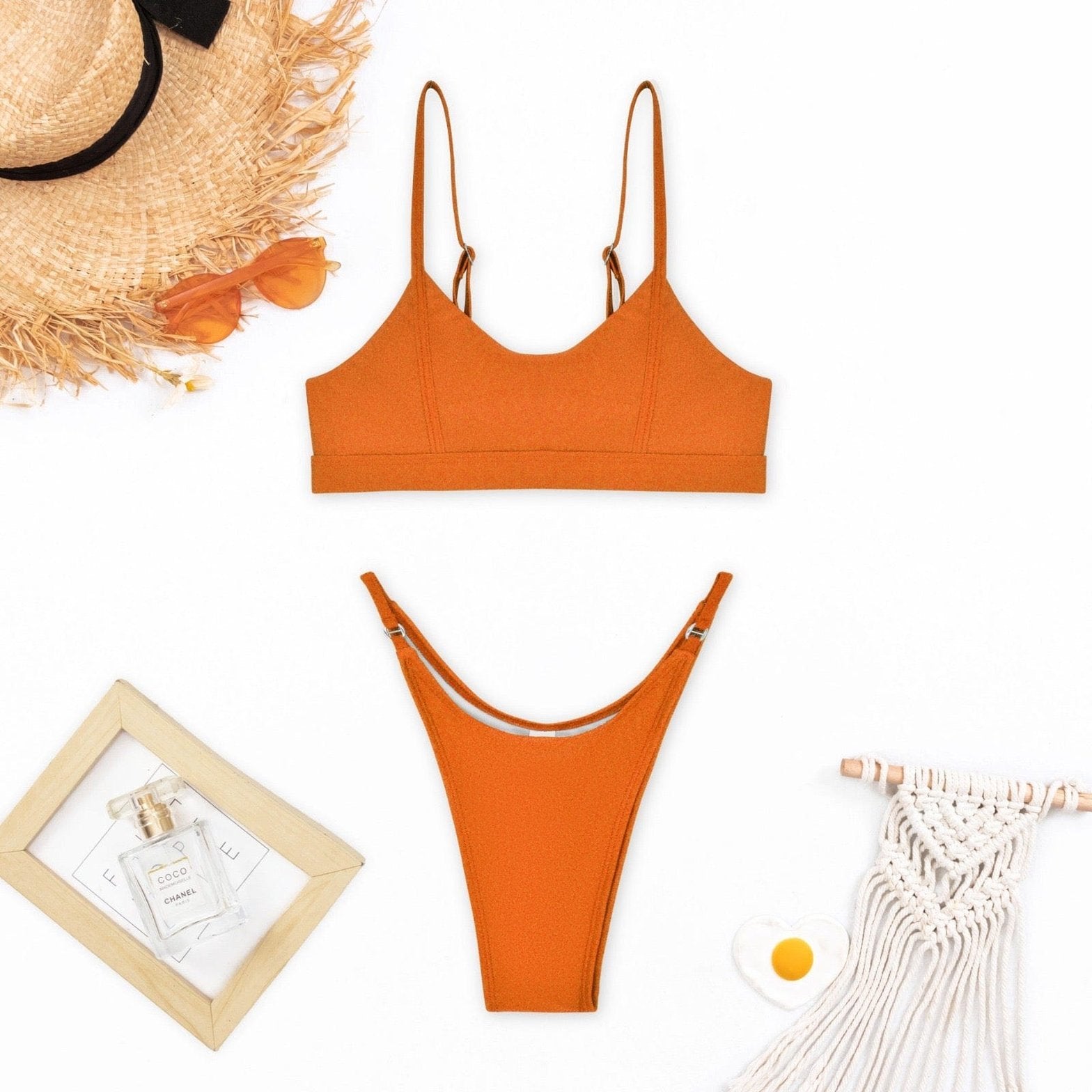 Bikini ajustable vue de dos gracieux