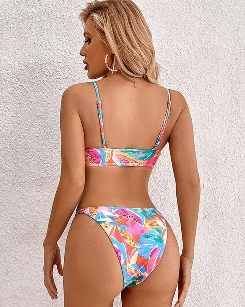 Bikini motif fruits et fleurs vue latérale brise