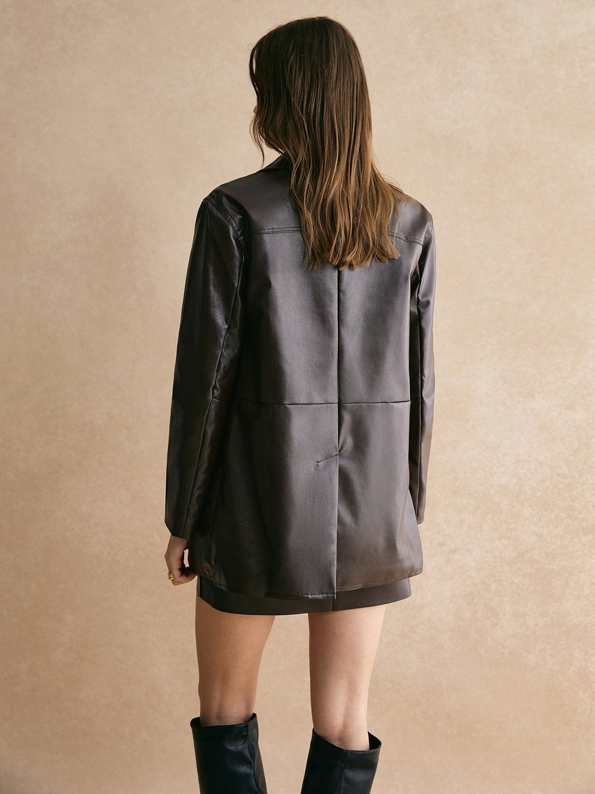 Blazer simili cuir marron détail boutons raffinement