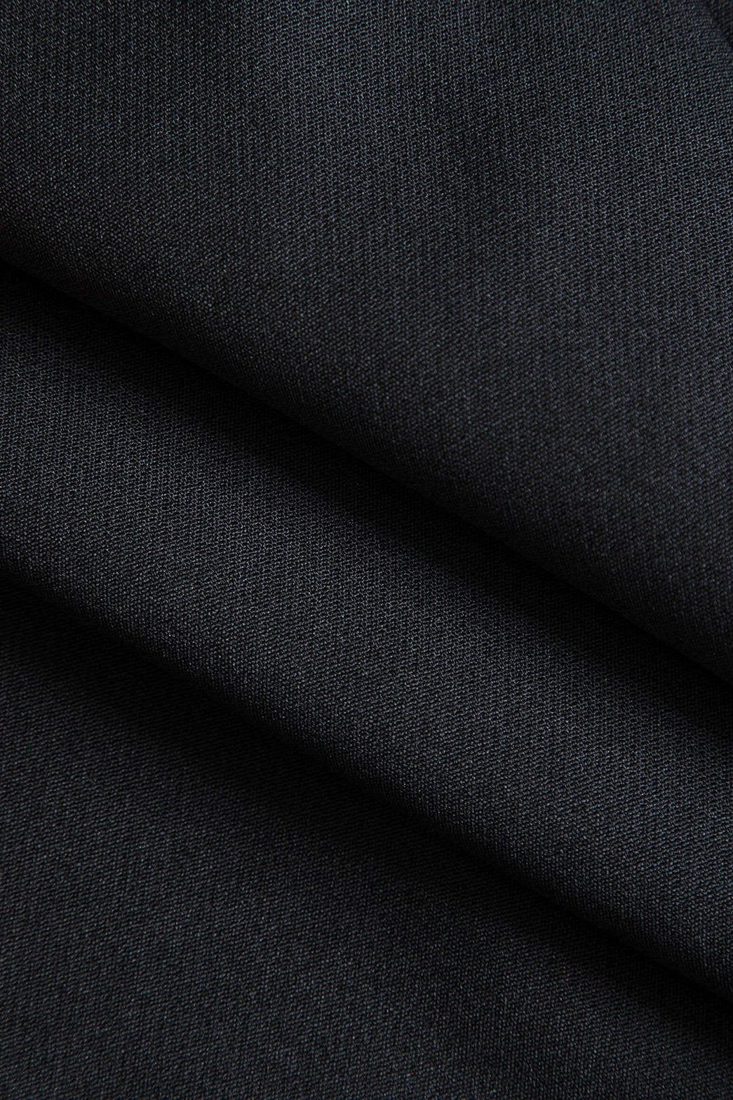 Blazer noir porté style allure