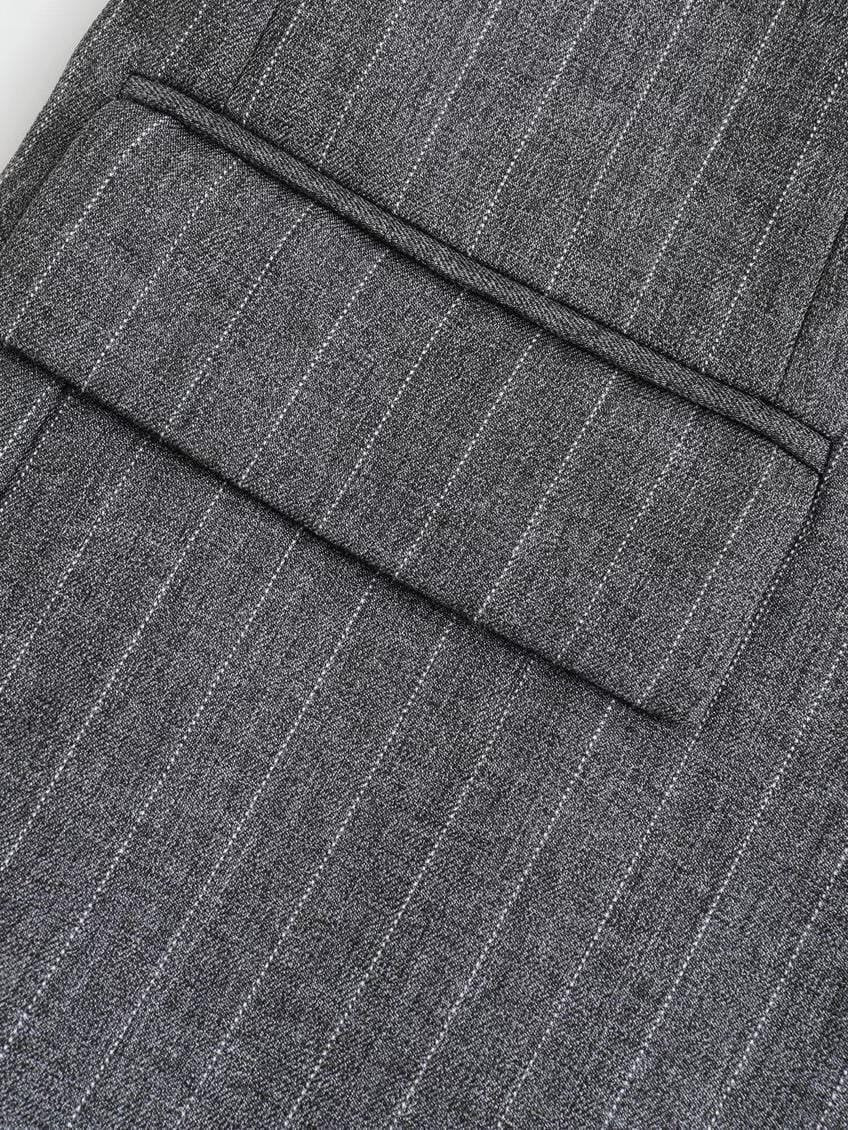Blazer rayé gris détail tissu raffiné