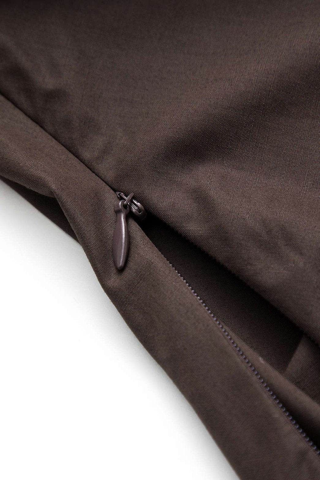 Body asymétrique marron vue trois-quarts étoile