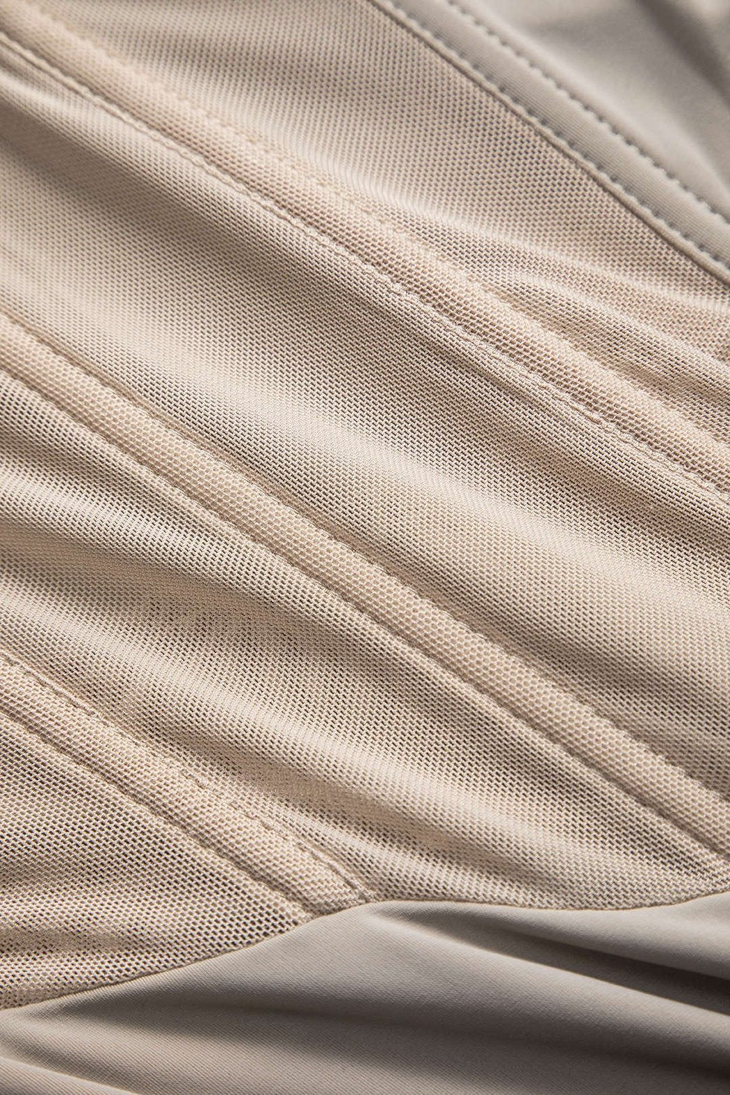 Body corset moulant vue rapprochée magnifique