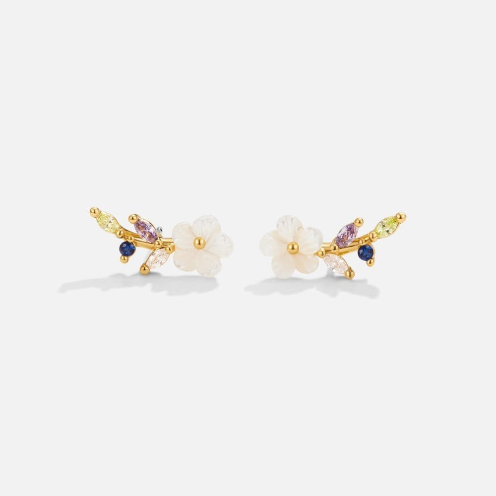 Détail boucles d'oreilles nacre fleurie rêve