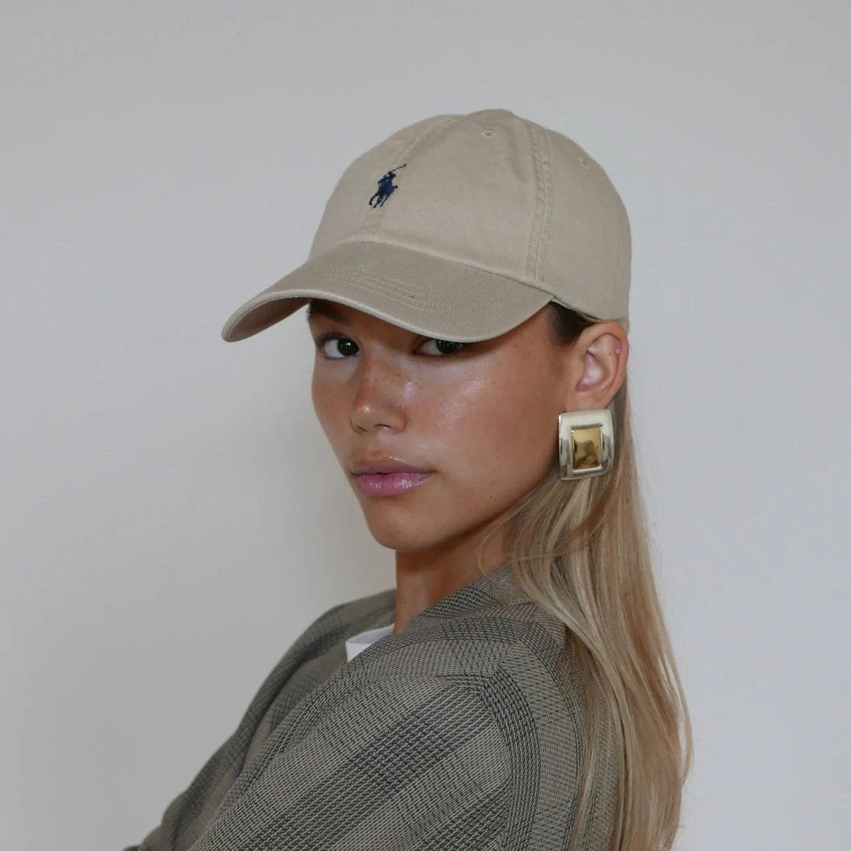 Clous d'oreilles design épuré cristal