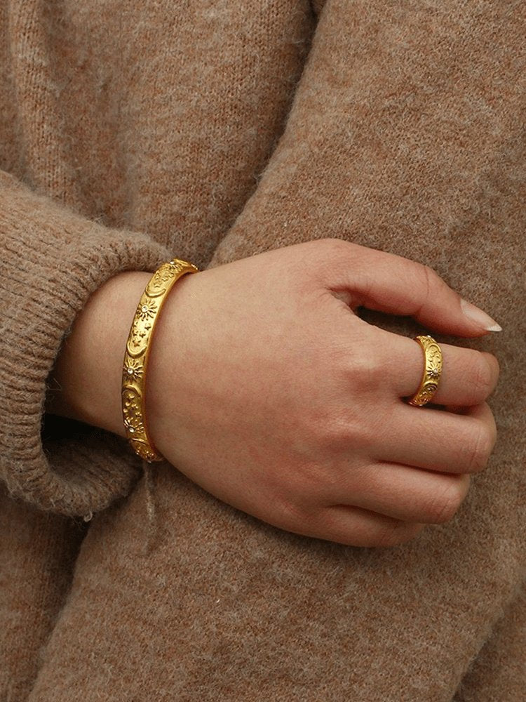 Bracelet plaqué or détail cristaux magique