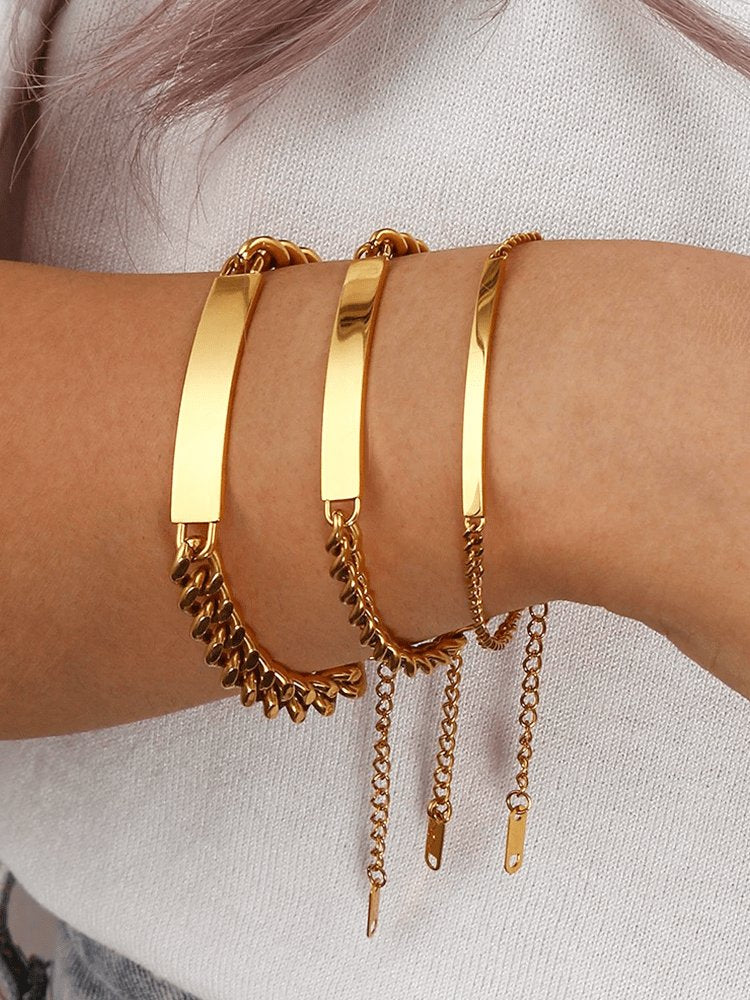 Bracelet chaîne cubaine plaqué or vue détaillée soleil