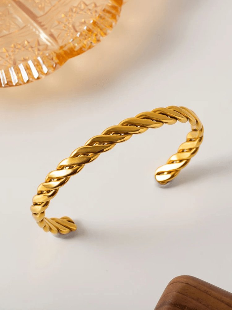 Bracelet cubain or porté étoile