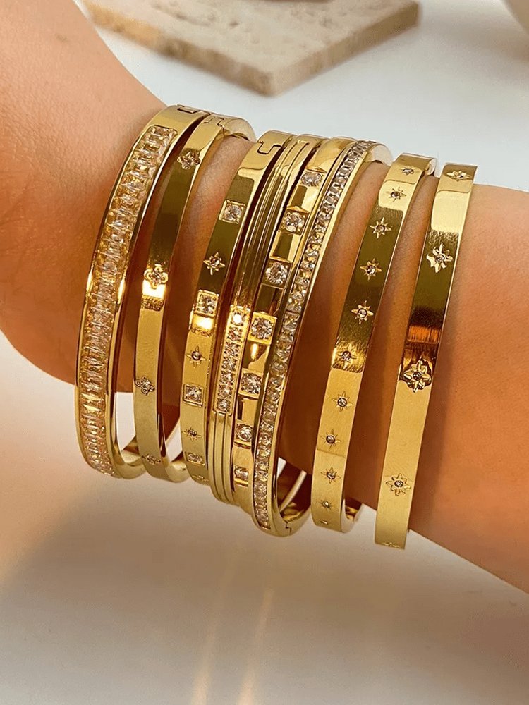 Bracelet jonc doré avec zirconias étincelant