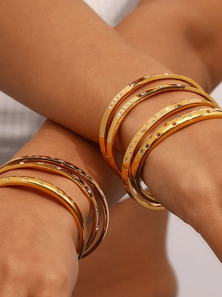 Bracelet jonc doré avec motifs étoilés étincelant