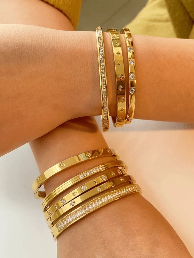 Bracelet jonc doré avec zirconias étincelant