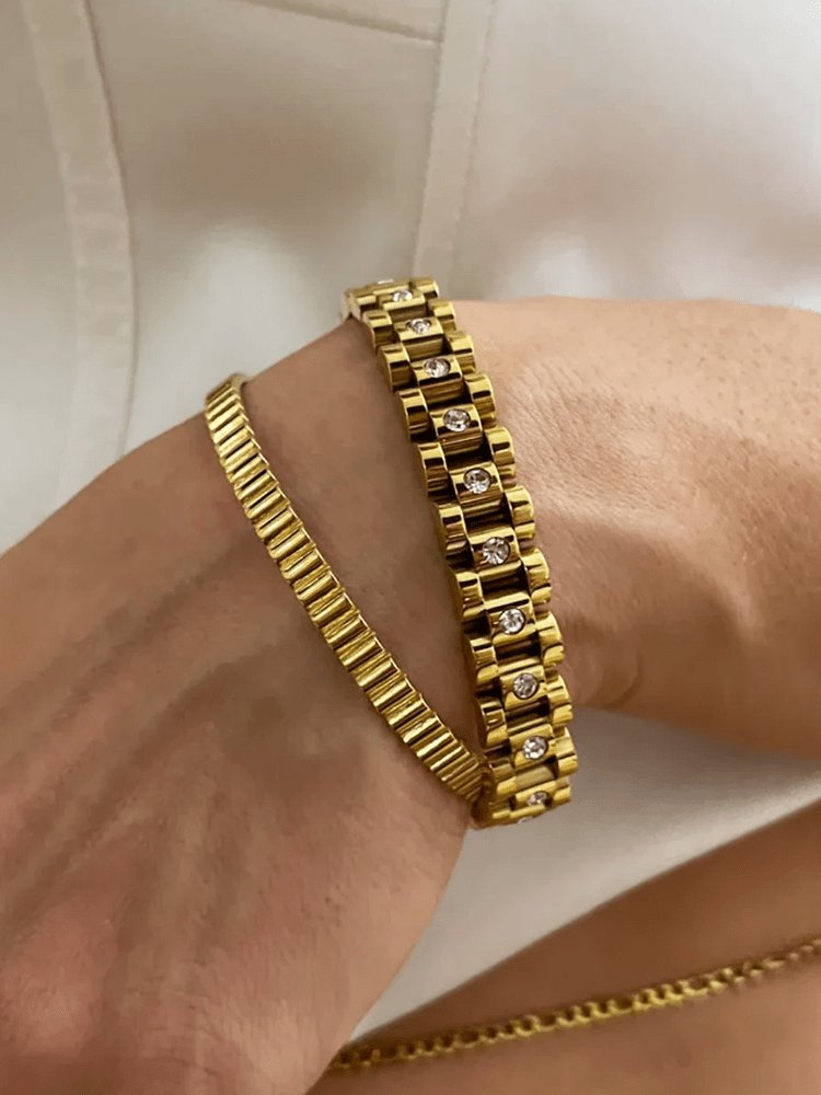 Bracelet maillons dorés avec zirconium étincelant