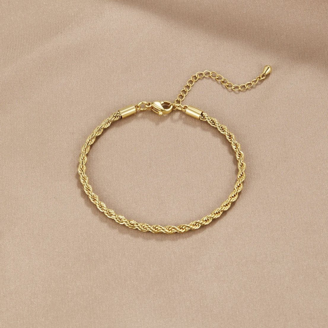 Bracelet torsadé or 18k vue rapprochée étoile