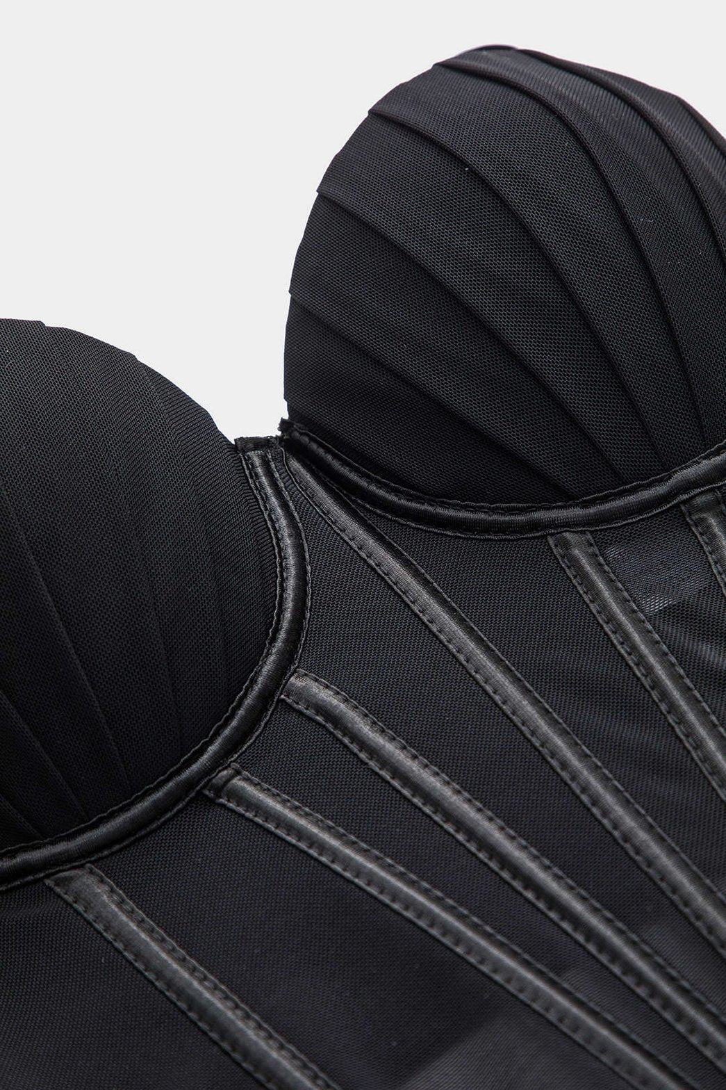 Vue de dos du bustier corset - Mystère