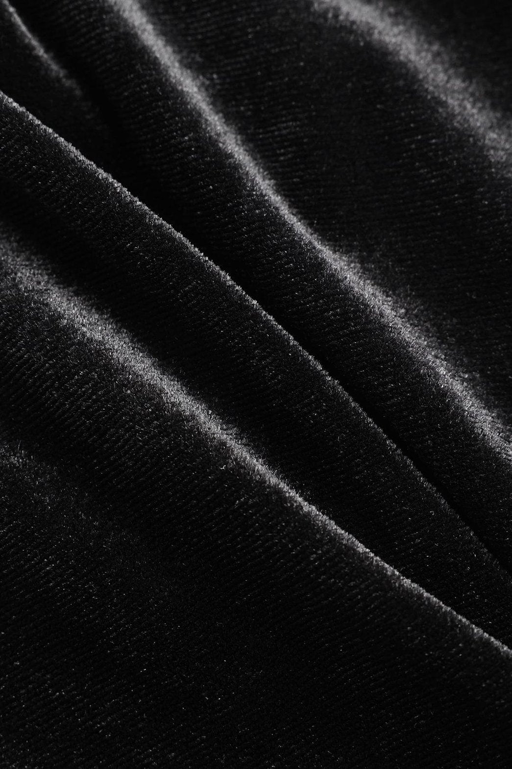 Bustier velours noir porté style casual vent