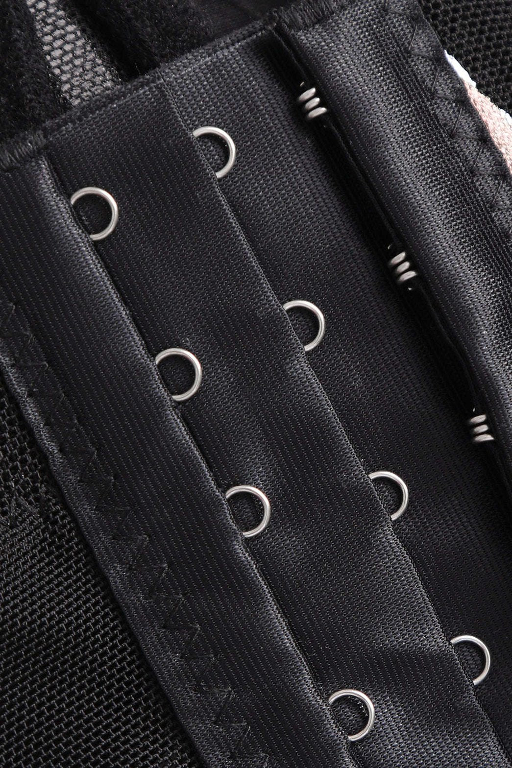 Vue rapprochée du bustier floral délice