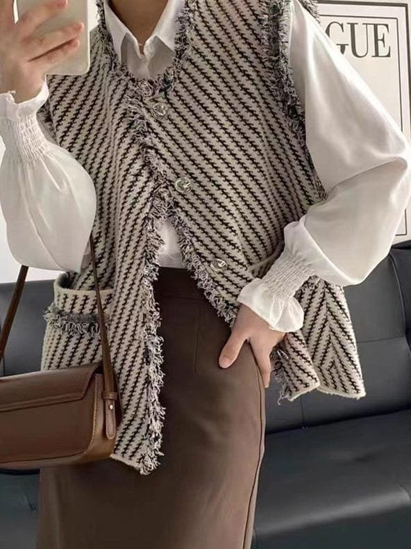 Vue latérale du cardigan chic