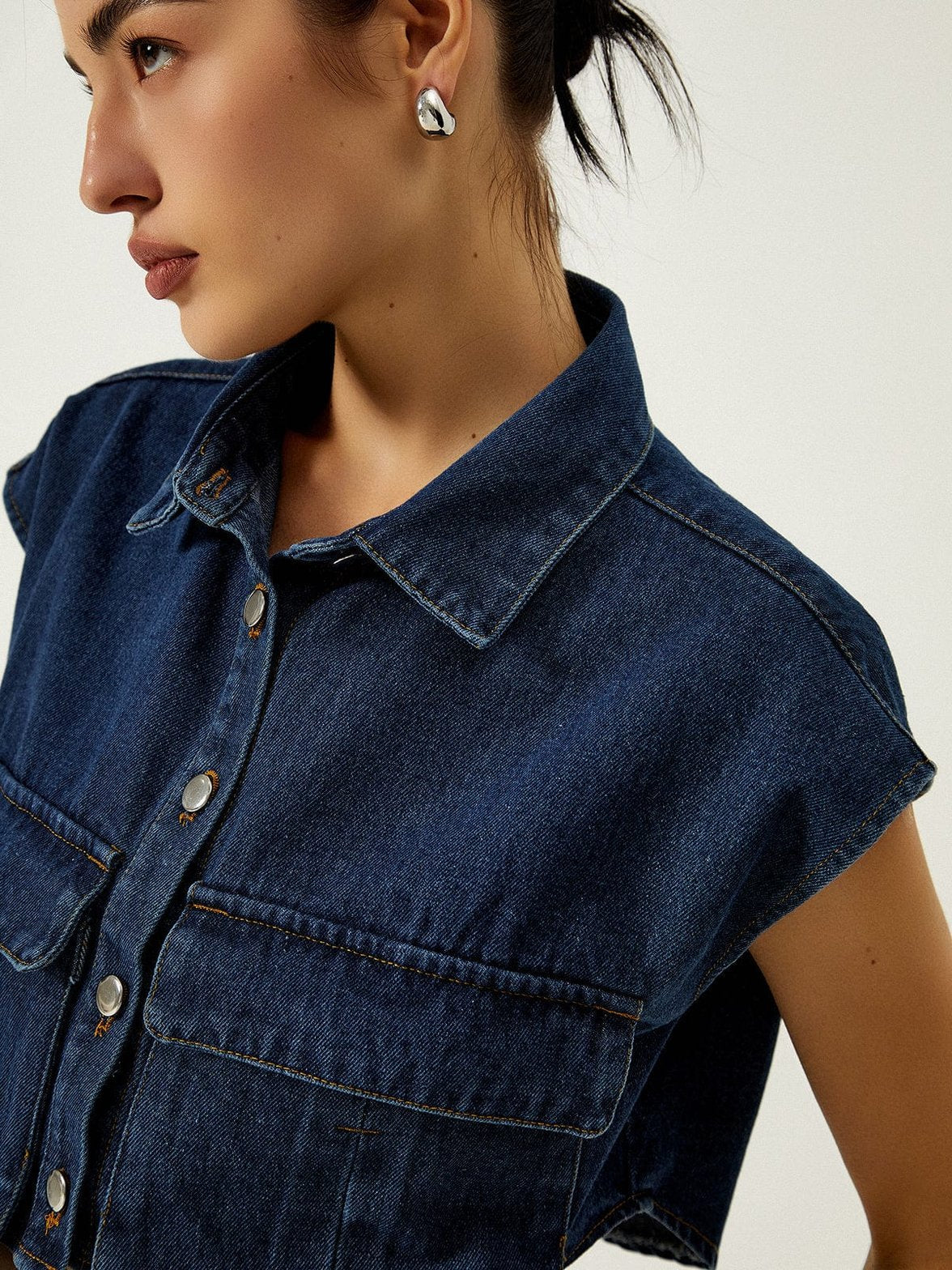 Vue latérale cardigan denim bleu nuage