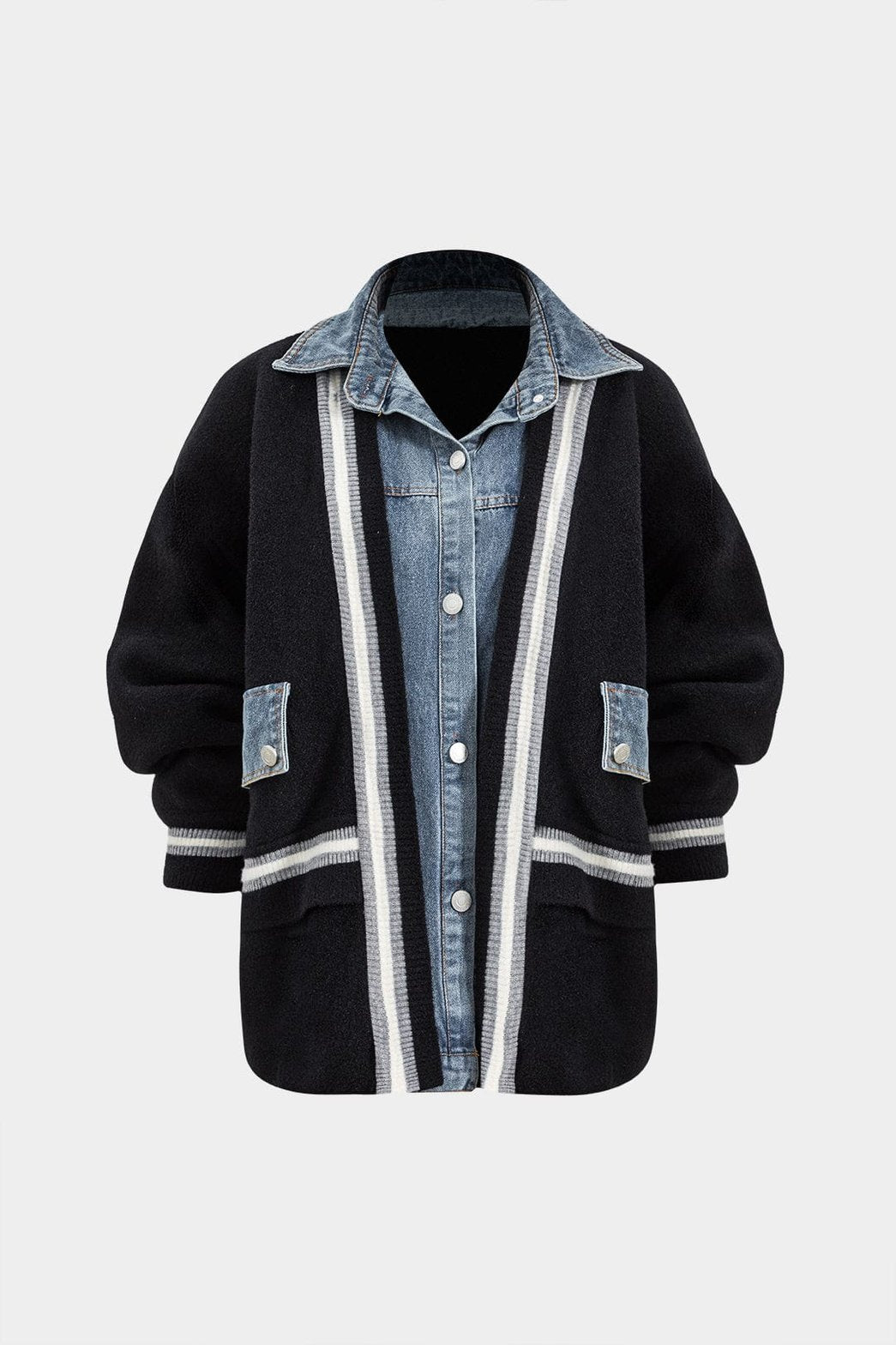 Cardigan noir et denim vue de face soleil