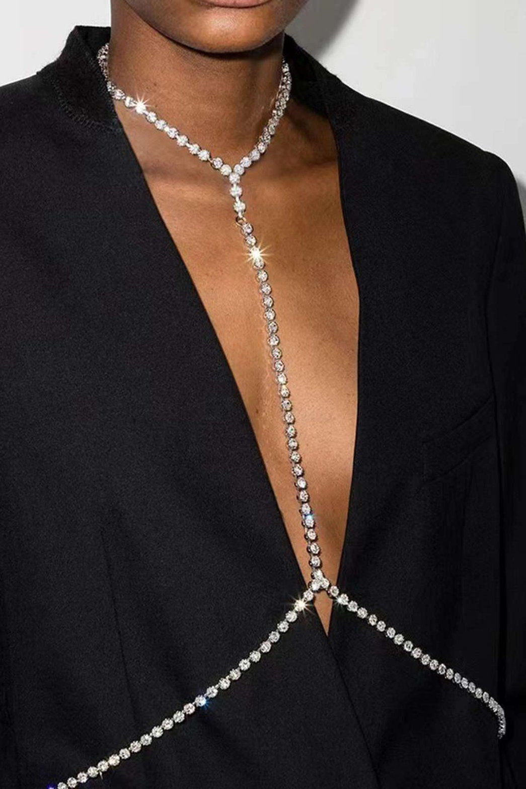 Chaîne de taille dorée avec perles et strass étincelante