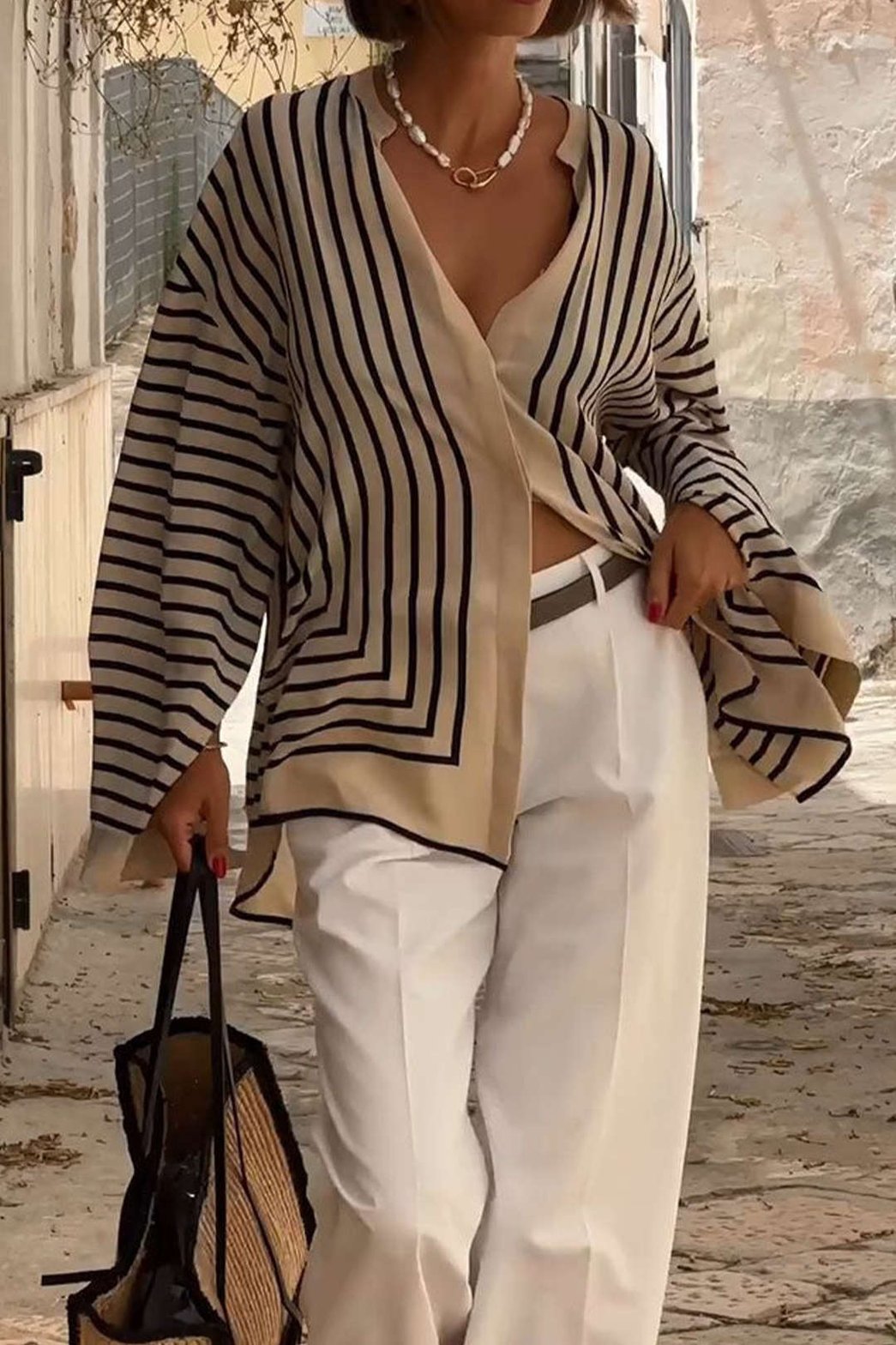 Chemise rayée en satin beige et noir douceur